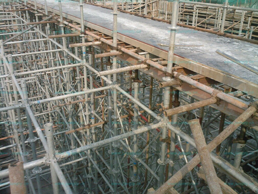 【建筑鋼管腳手架】守得住安quan才是關(guān)鍵的！